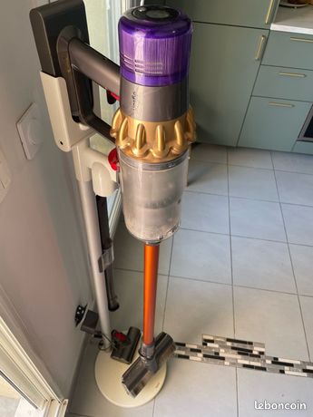 Dyson V11 + station support