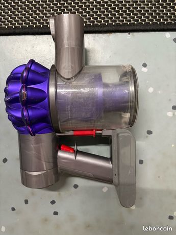 Dyson V6