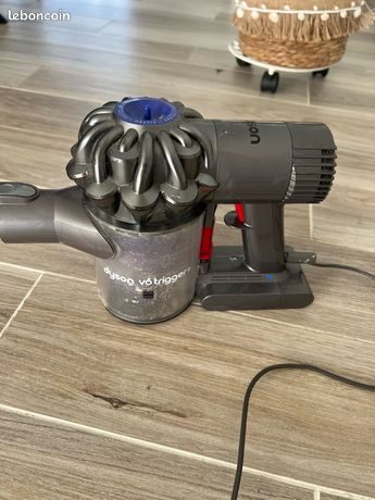 Dyson V6