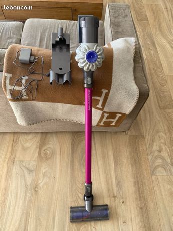 Dyson V6