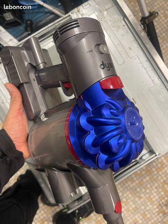 Dyson v7