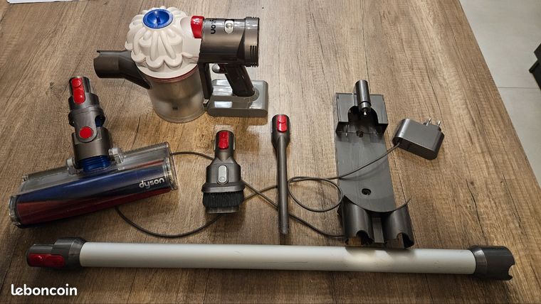 Dyson V8 advanced complet