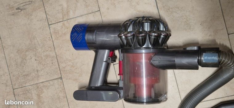 Dyson v8 parfait état de marche