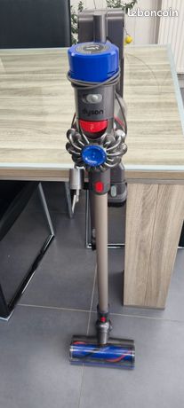Dyson v8