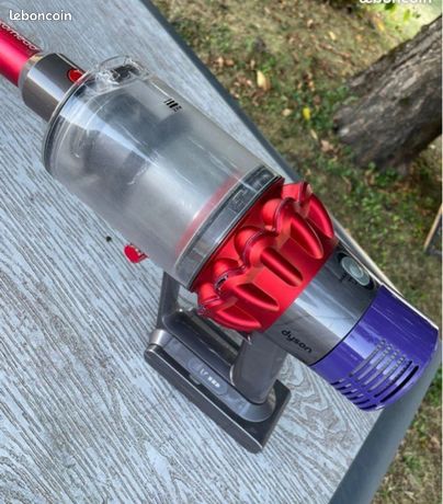 Dyson V10