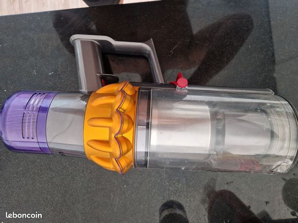 Dyson v15