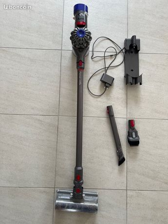 Dyson v8 fluffy