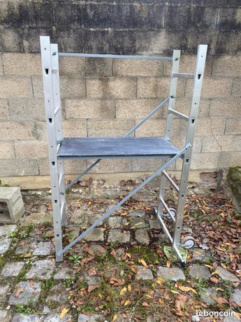 Échafaudage avec roue