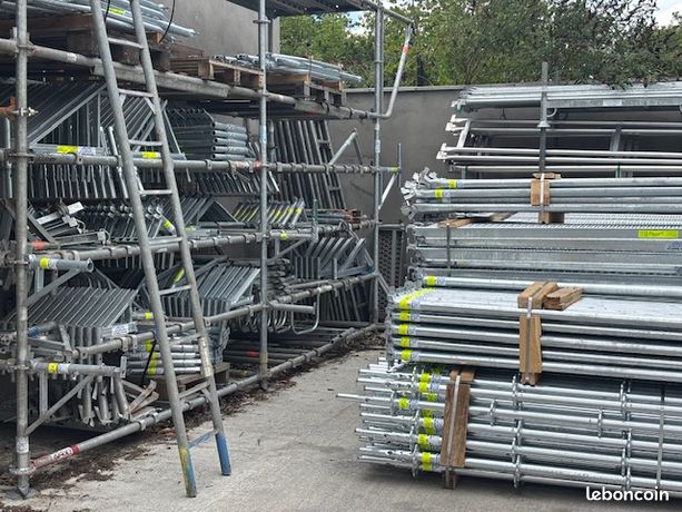 Echafaudage Multidir. 12M x 8M hauteur de travail 100 M