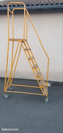 Echelle à roulettes