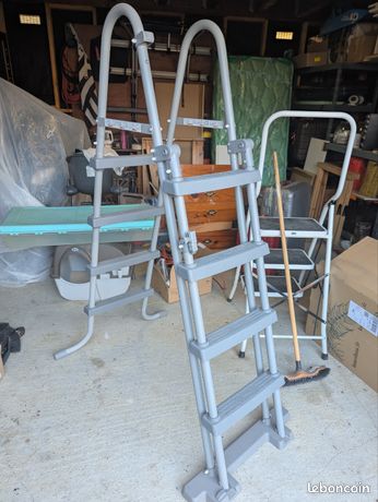 Échelle de piscine Bestway