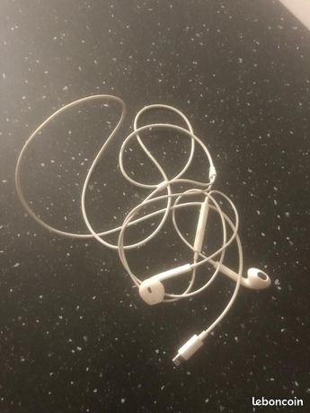 Ecouteurs Apple EarPods avec connecteur USBC Blanc neuf sous blister