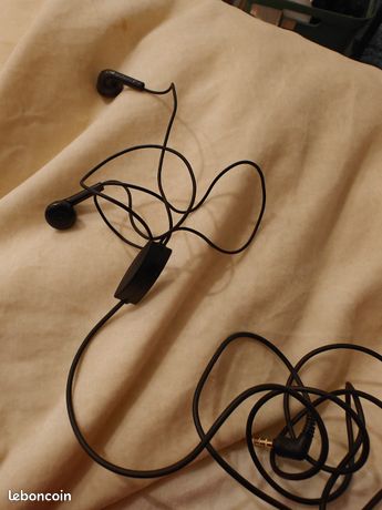 Écouteurs filaires Samsung