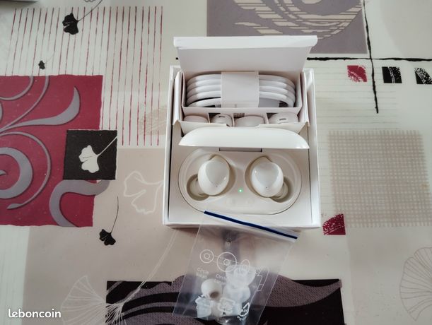 Écouteurs Samsung Galaxy Buds+neuf
