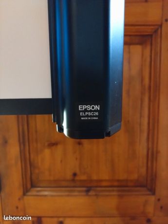 Écran déroulant Epson ELPSC26 + Vidéo projecteur NEC MC342X