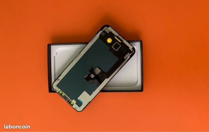 Ecran iPhone XS Max neuf + J. Étanchéité + V. Trempé