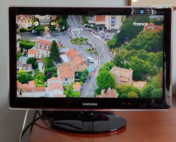 Écran SAMSUNG LCD de 23 pouces SyncMaster P2370HD