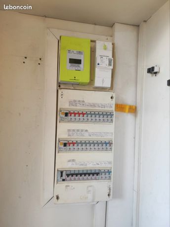 Électricien avec une grande expérience