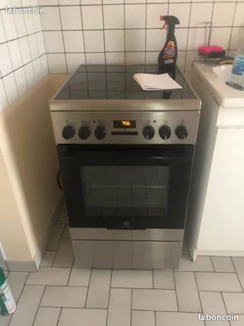 ELECTROLUX Cuisinière EXCELLENT ÉTAT