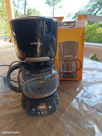 Electroménager lot micro-onde cafetière fer et table à repasser