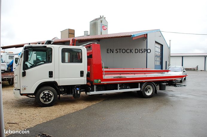 En stock dispo depanneuse isuzu p75 neuve - double cab