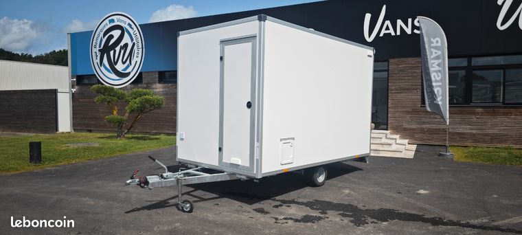 Remorque sociale vestiaire / sanitaire / cabane de chantier