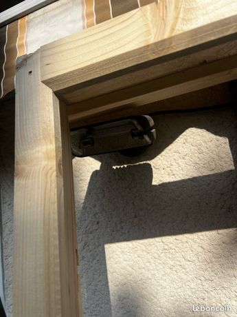 Encadrement de porte en bois neuf