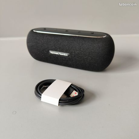 Enceinte Bluetooth Harman Kardon Luna produit de démonstration avec un câble USB-C