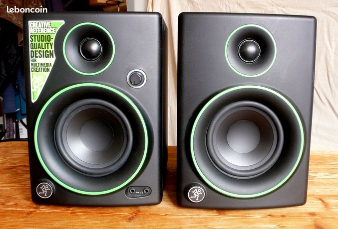 Enceintes de monitoring Mackie CR4
