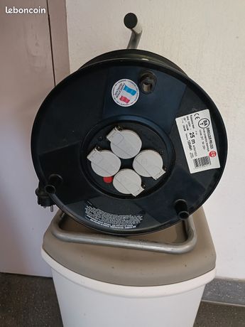 Enrouleur Pro-2525 avec protection thermique 4 prises d'un câble de 25M HO7RN-F 3G25