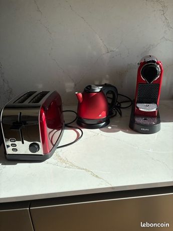 Ensemble cafetière Nespresso Bouilloire Boulanger et grille pain Boulanger rouge