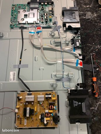 Ensemble carte TV LG 49 pouces