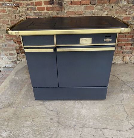 Ensemble cuisinière à bois et piano Godin châtelaine