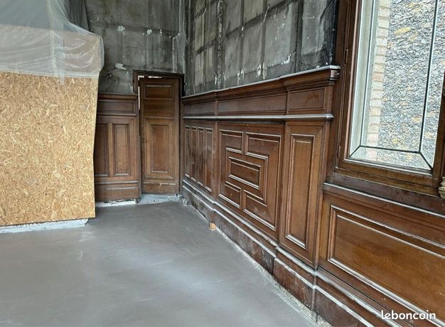 Ensemble de soubassements en bois de chêne à décor