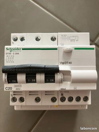 Ensemble disjoncteur DT40 C20 interdiff vigi 300 mA SCHNEIDER