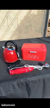 Ensemble rouge boite a pain bouilloire et mixeur plongeant