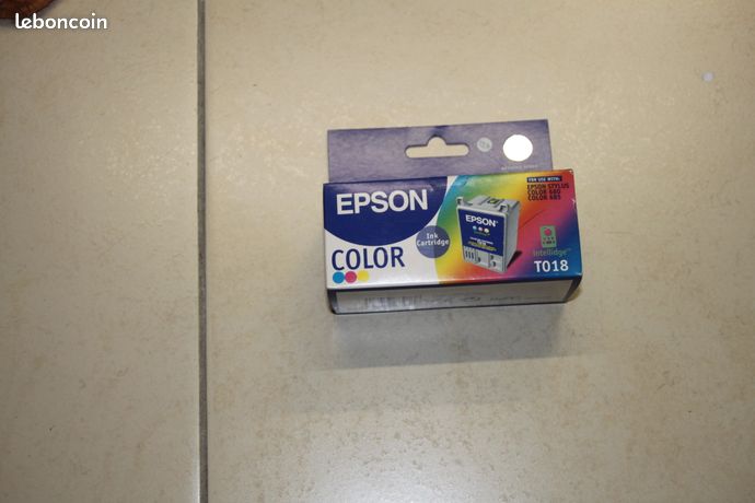 EPSON STYLUS 680/685 cartouche ENCRE COULEUR n° T018