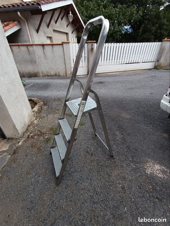 Escabeau aluminium 4 marches