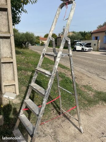 Escabeau tres propre