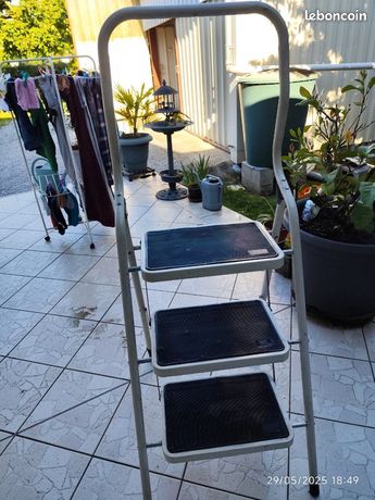 Escabeau trois marches