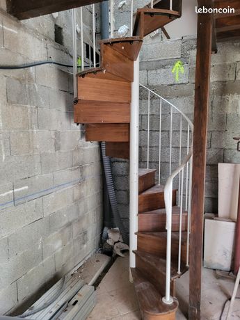 Escalier bois colimaçon