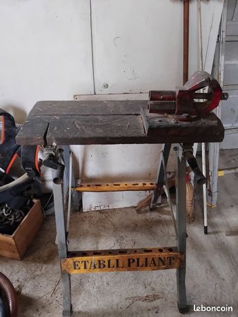 Établi de chantier avec étau