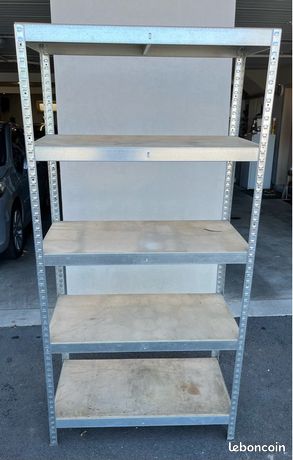 Étagère métallique