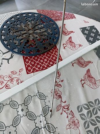 Etagères en verre clavette avec un trou au fond pour passage tige acier fournie pour frigidaire congélateur beko 2 portes 2 tiroirs bas prix négociablec un trou au fond et sa tige acier fourni