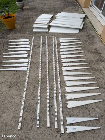 Etageres murales pour agencement de buanderie garage