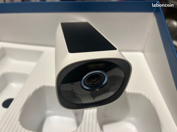 Eufy Security eufyCam S330eufyCam 3 Surveillance WiFi Extérieure sans Fil Résolution 4K Panneau Solaire Intégré Vision Nocturne Couleur sans Frais mensuels Nécessite HomeBase 3