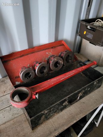 Ex Artisan vend un coffret filiaire pour tube acier