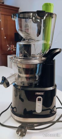 Extracteur de jus de fruits