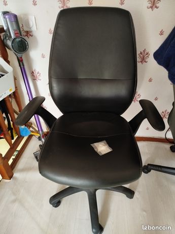 Fauteuil bureau assise abîmée