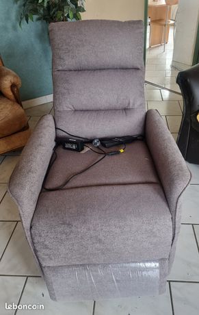 Fauteuil releveur médical